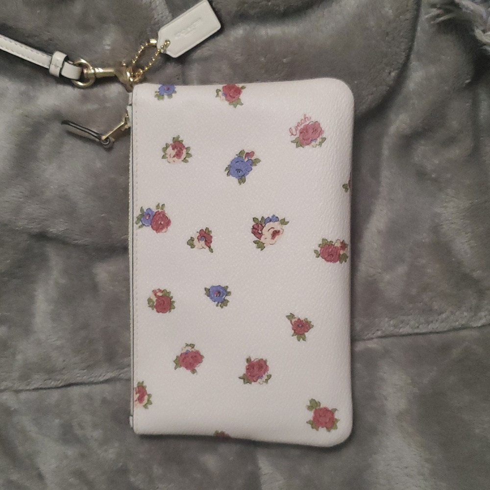 Coach White Wristlet with Floral Pattern - Picture 4 of 9